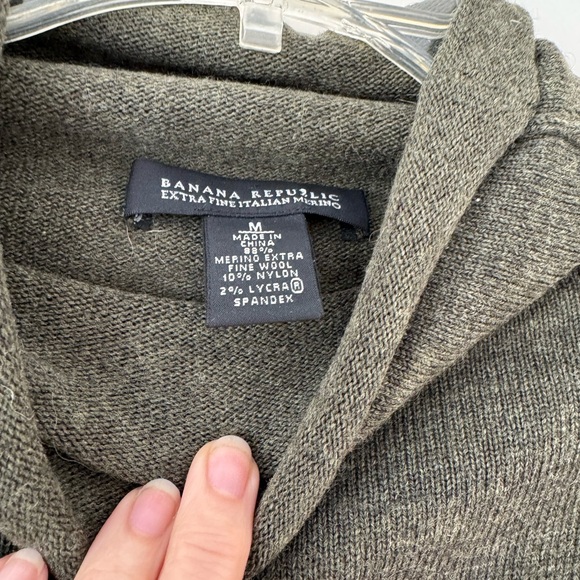 Banana Republic Merino Wool Sweater - Picture 3 of 4
